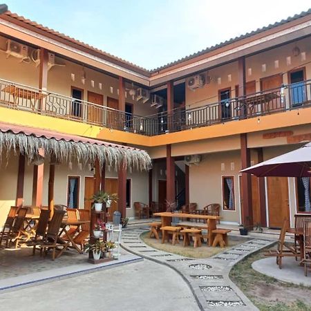 Asta Homestay Karimunjawa Exterior photo